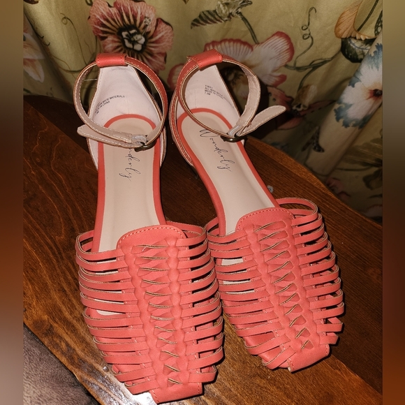 Wonderly Coral  Sandals Modern Design - Picture 1 of 6
